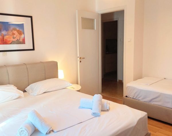 121e2ebf-e1aa-4799-ad1e-be3953830033